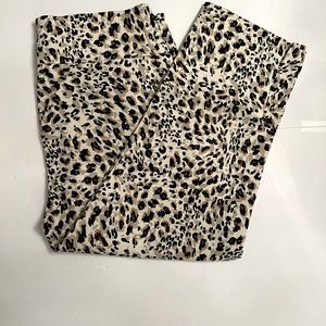 Cropped/Capri style pants